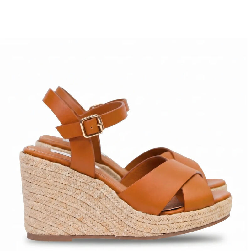 Kathryn Wilson Gisele Wedge image number 7